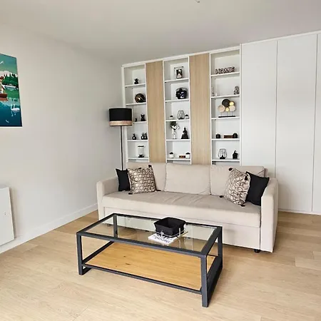 Centre , Vue Lac, Ascenseur 4 Pers Апартаменты *